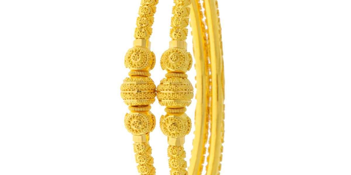 The Allure of Gold Jewelry in the UK: A Blend of Tradition and Modernity