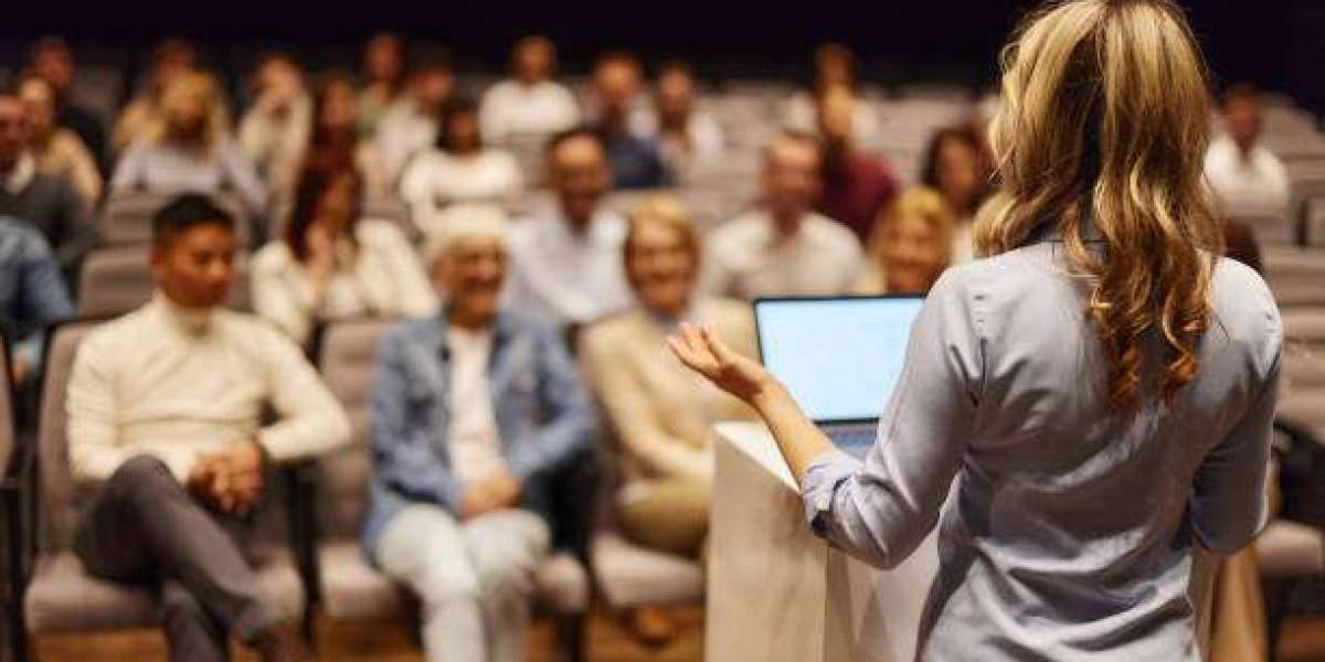 Why Public Speaking Training in Singapore Is a Career Game-Changer