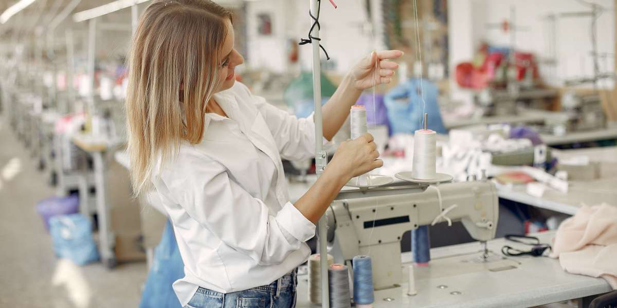 Knitwear Manufacturing: Processes, Trends, and the Role of Knitwear Suppliers in the Global Market