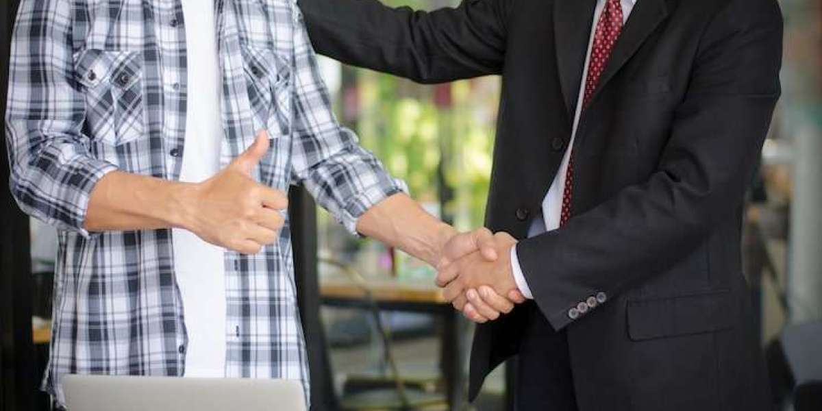How Legal Nurse Consultants Bridge the Gap Between Healthcare and Law